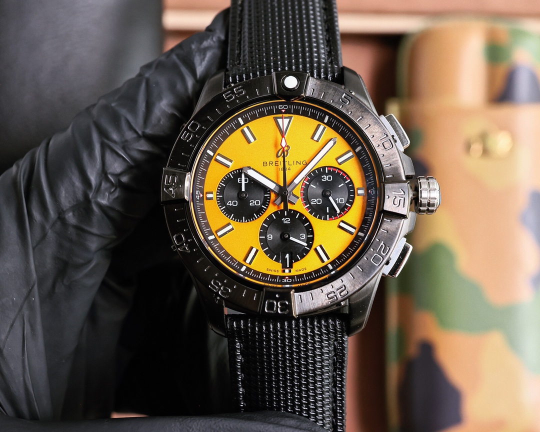 Breitling Avenger SB0147101I1X2